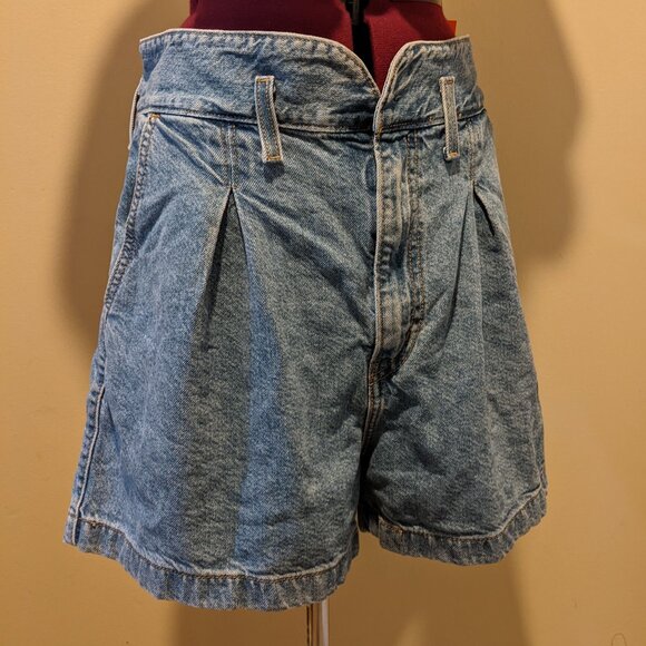 LEVI’S Women’s Denim washed blue Shorts – Size 31 – Relaxed A-Line Silhouette - Picture 6 of 16